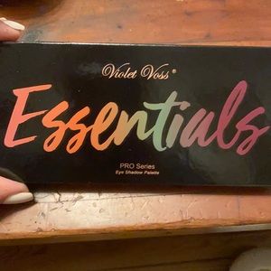 Violet Voss-Essentials Eye Shadow Palette
